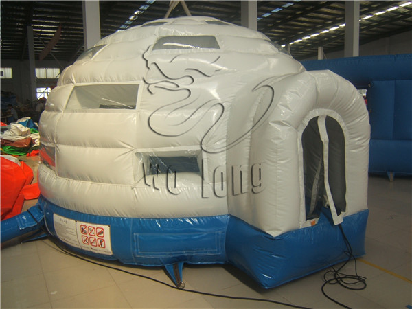 Inflatable tent